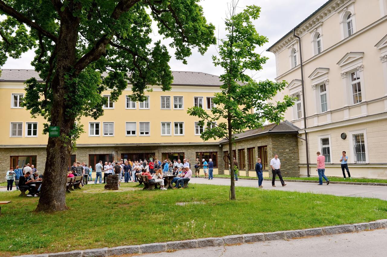 Hotel Bildungshaus Schloss Krastowitz Klagenfurt am Wörthersee Exterior foto